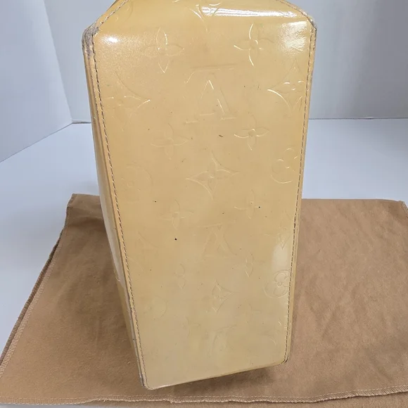 Louis Vuitton Monogram Vernis Handbag - Picture 8 of 16